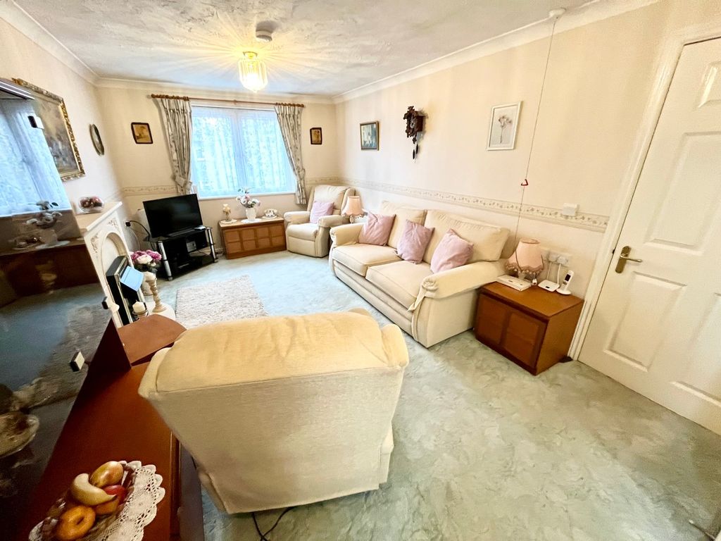 Property photo 3 of 11