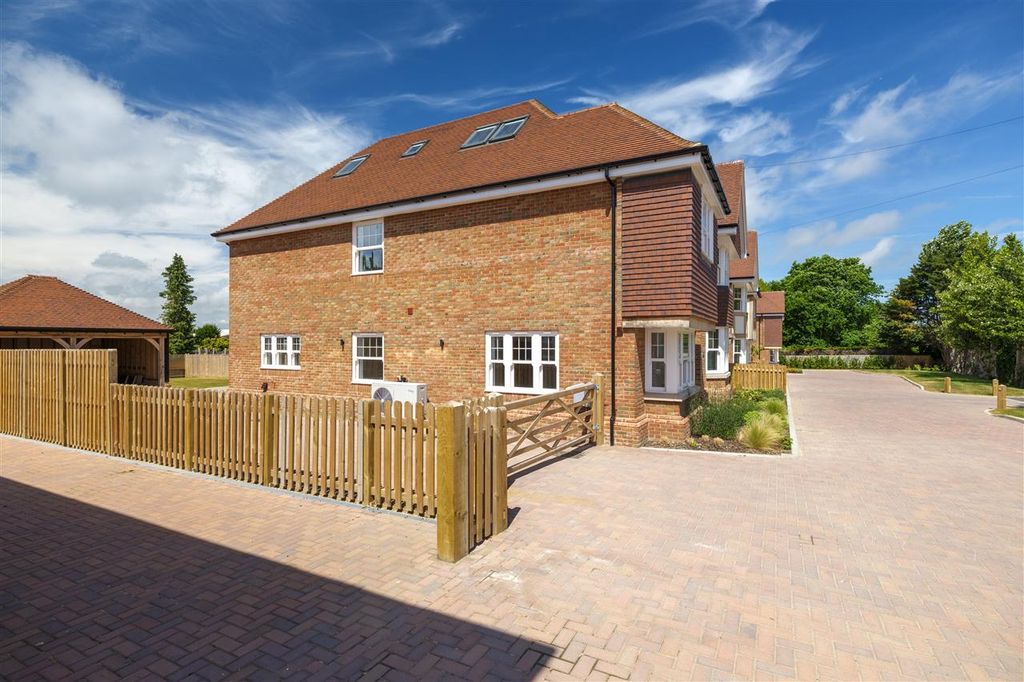 Property photo 3 of 15