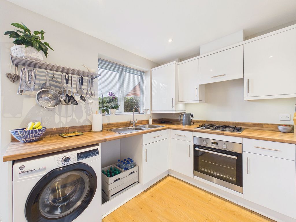 Property photo 3 of 11 Dining Kitchen