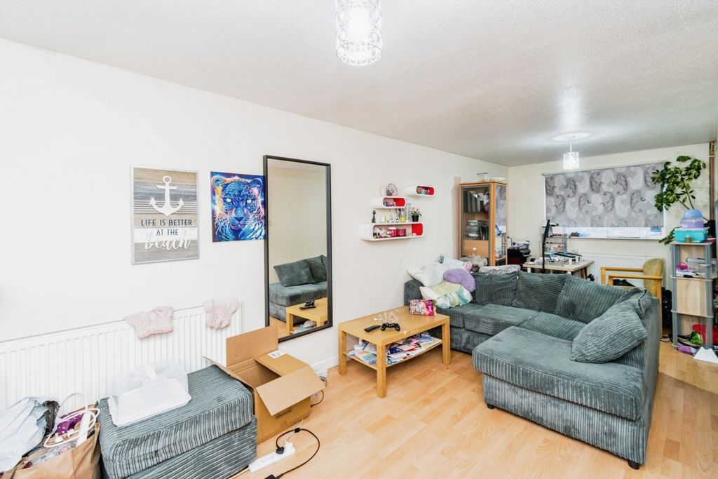 Property photo 3 of 12 Pbox-Img.Jpg