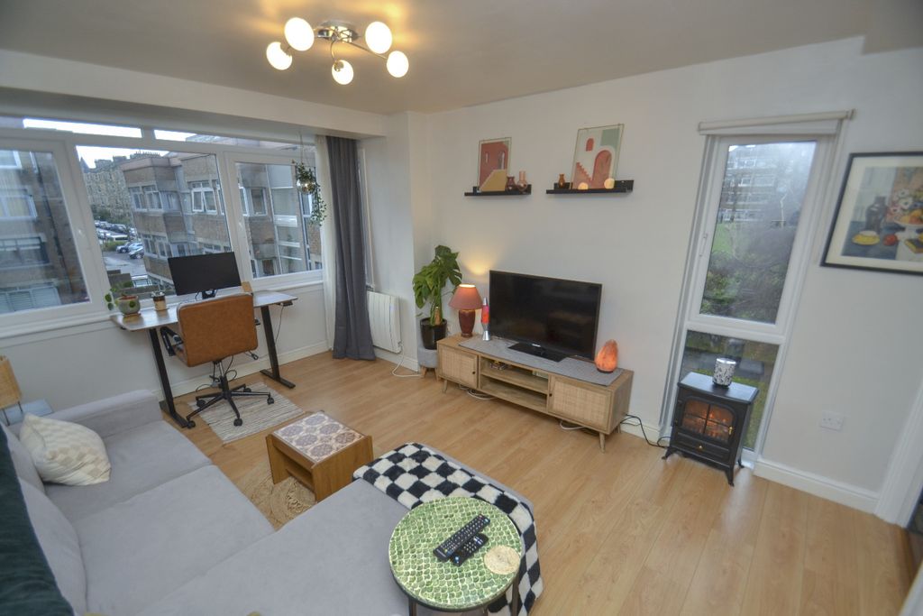 Property photo 2 of 13 5310613