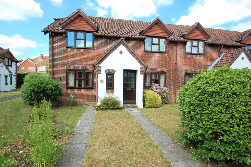 Property photo 1 of 8 Front