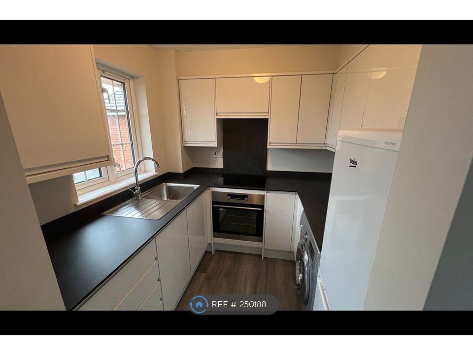 Property photo 2 of 8 Kitchen
