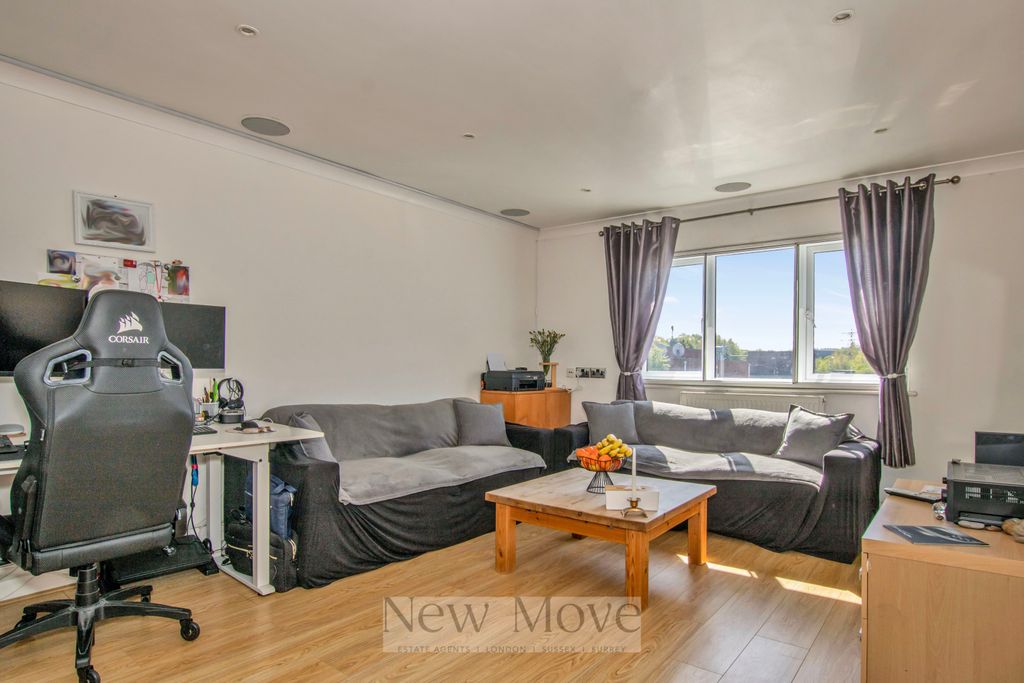 Property photo 3 of 17 Gallery