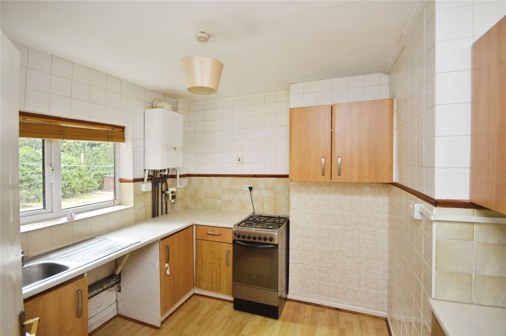 Property photo 3 of 9 Kitchen