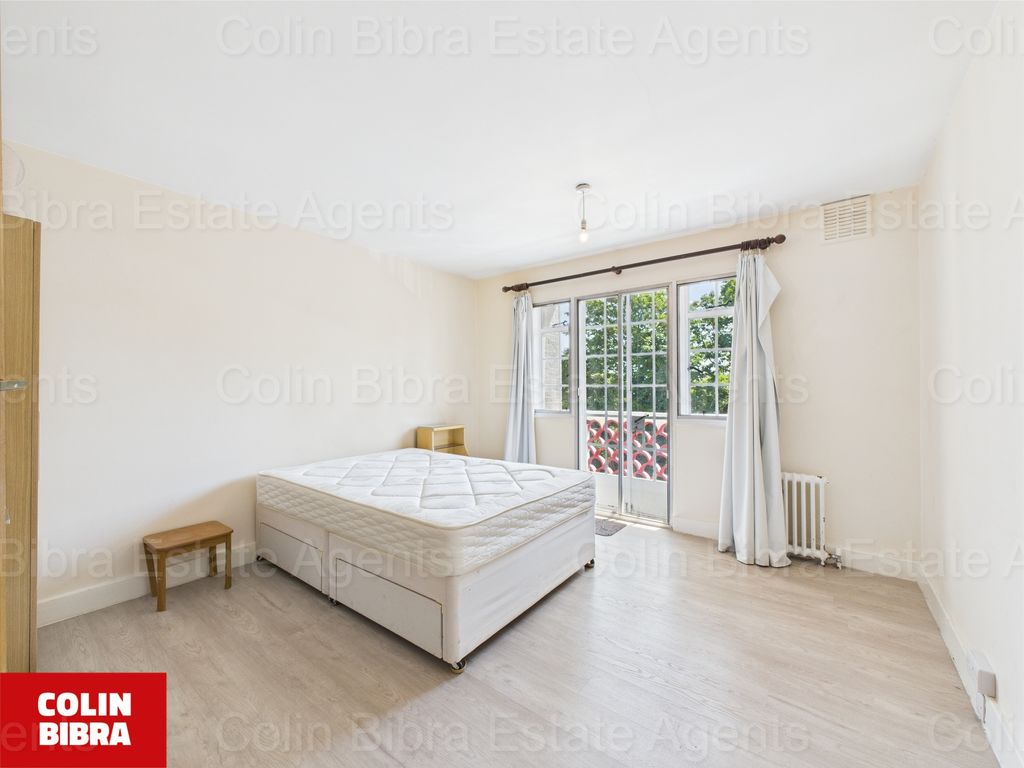 Property photo 2 of 21 Cam04175G0-Pr0037-Still024