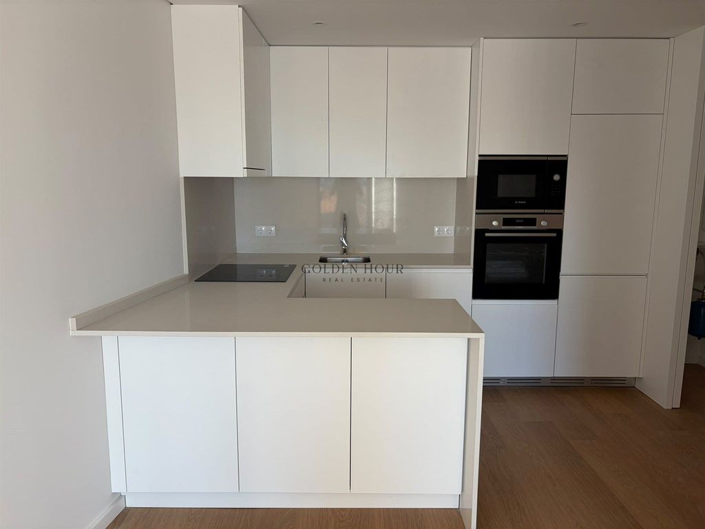 Property photo 1 of 30 Flat T2 Sell In Mafamude E Vilar Do Paraíso,Vila Nova De Gaia