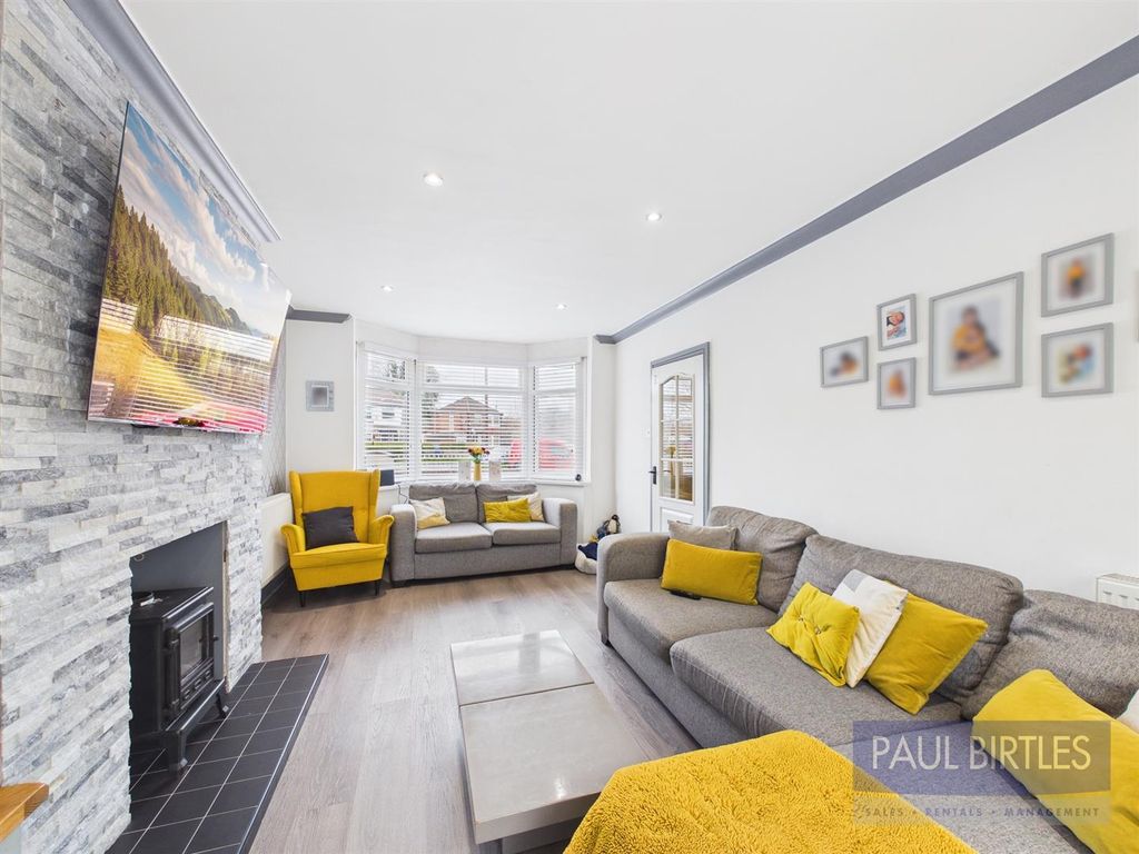 Property photo 3 of 26 Cam04378G0-Pr0319-Still029.Jpg