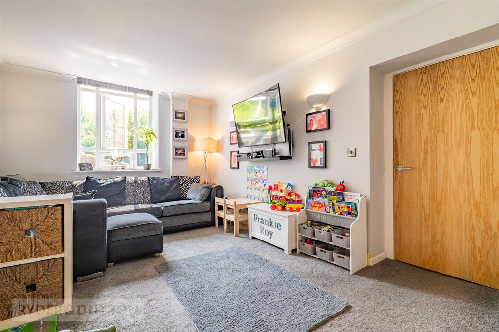 Property photo 2 of 14 Open Plan Living