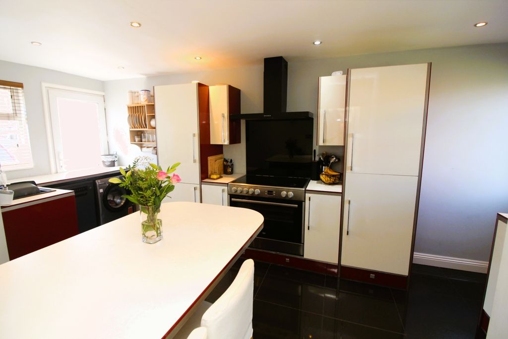 Property photo 3 of 26 Img_4572