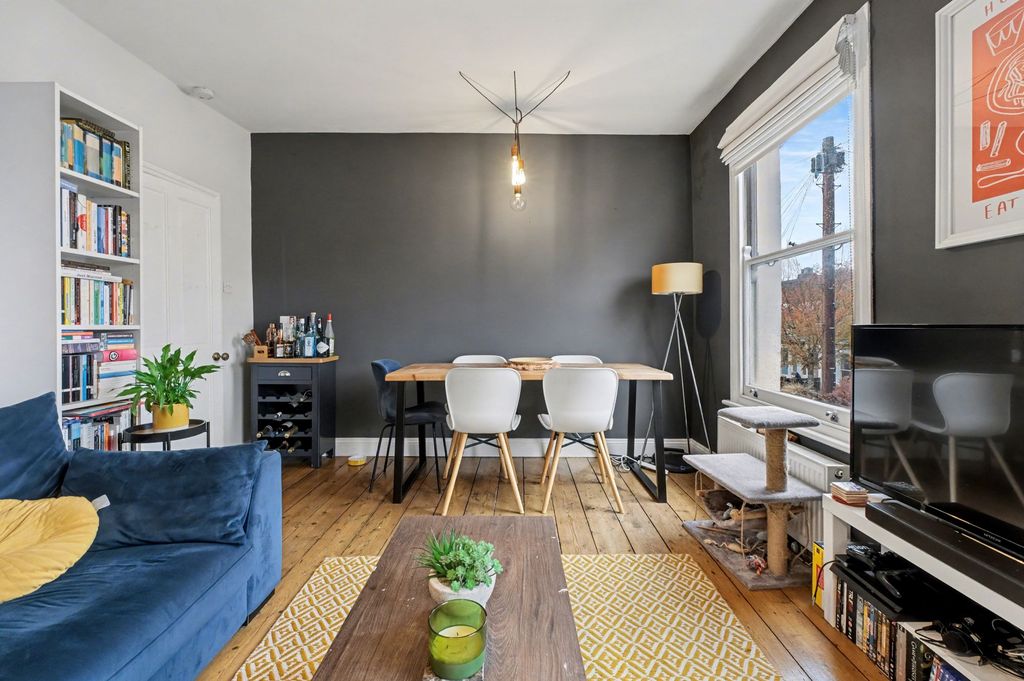 Property photo 3 of 12