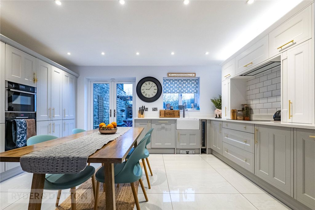 Property photo 2 of 31 Picture No. 06