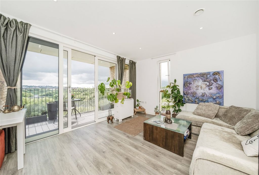 Property photo 2 of 10 Picture No. 03