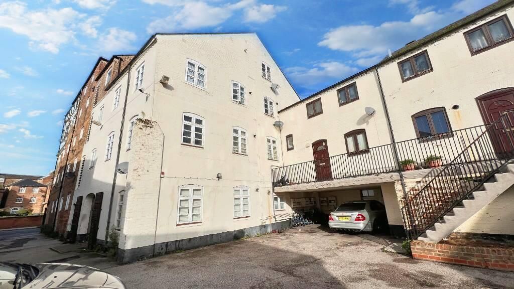 Property photo 1 of 8