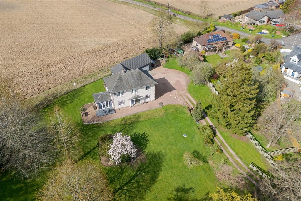 Property photo 2 of 68 Hoolets-Bield-0004.Jpg