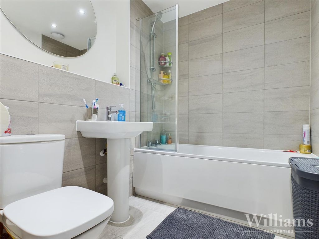 Property photo 3 of 14 Cam02962G0-Pr0064-Still020.Jpg