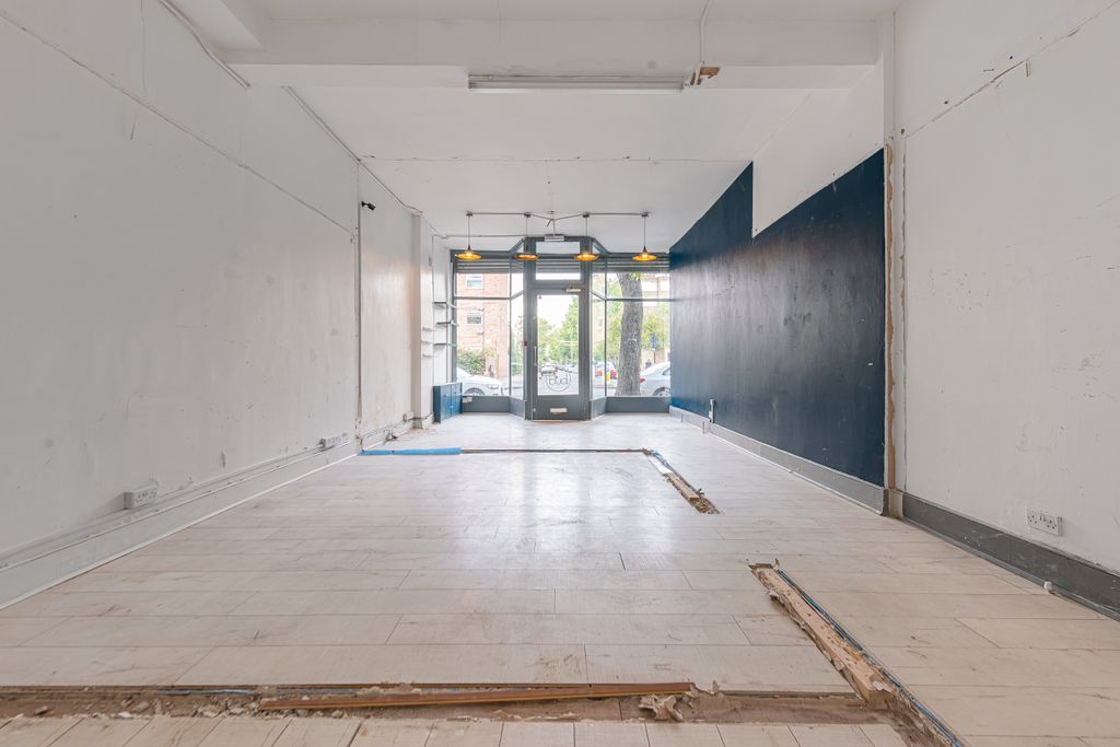 Property photo 3 of 16 Tollington Park 150-002
