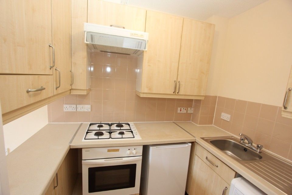 Property photo 1 of 4 Kitchen