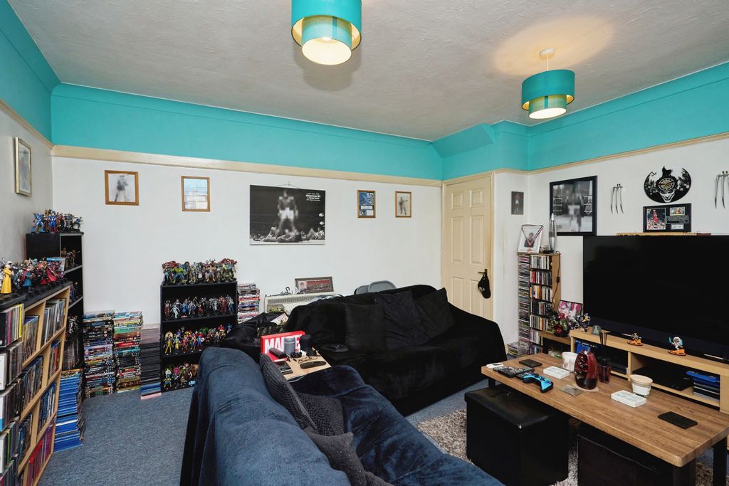 Property photo 3 of 11 Lounge/Dining Room