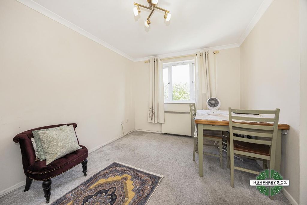 Property photo 3 of 11 Greenacre Gardens (6).Jpg