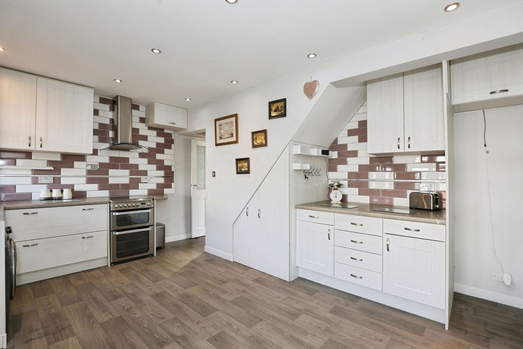 Property photo 2 of 21 Pbox-Img.Jpg