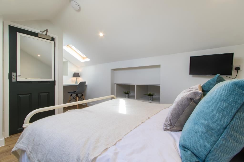 Property photo 2 of 16 Bedroom 1