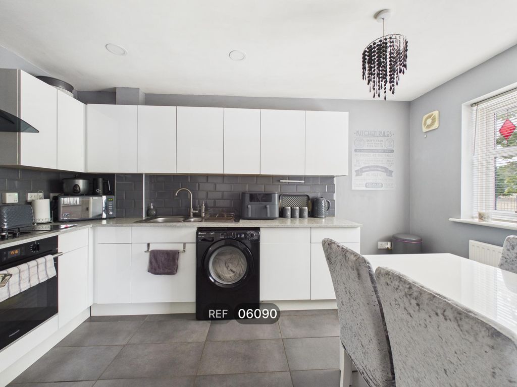 Property photo 2 of 13 Kitchen