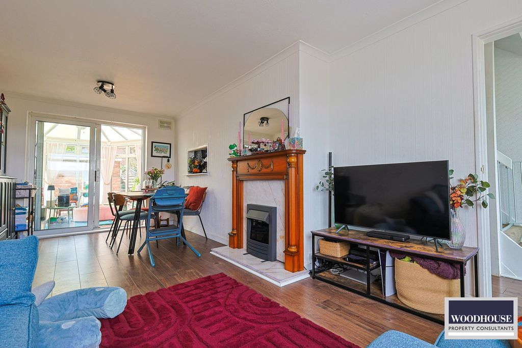 Property photo 3 of 25