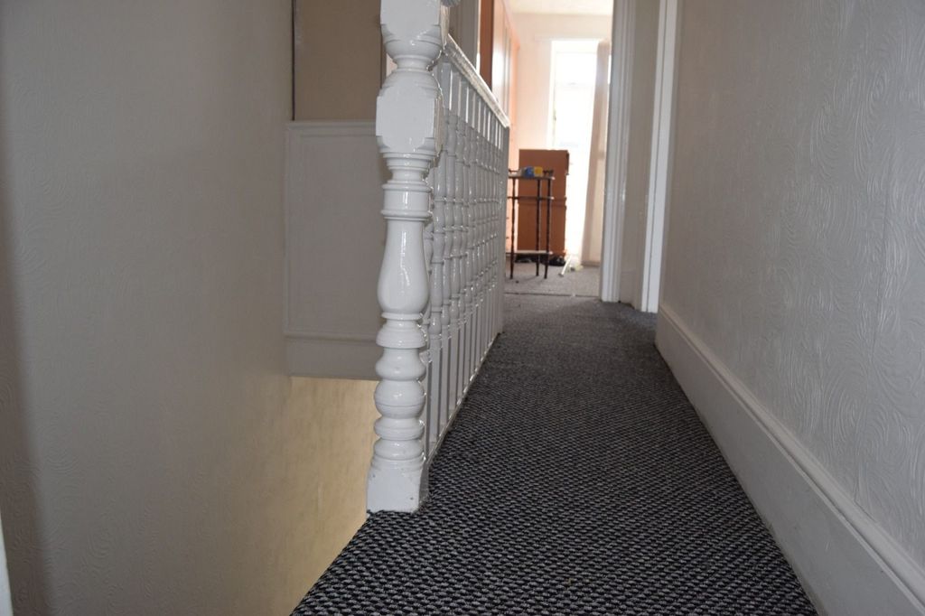 Property photo 3 of 11 Gallery