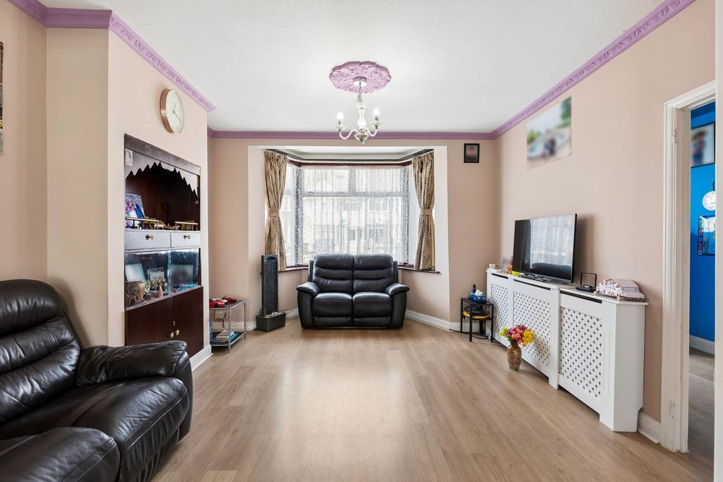 Property photo 2 of 22