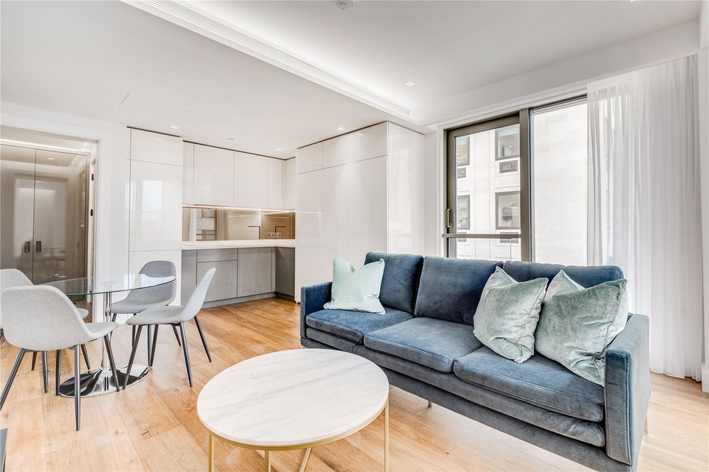 Property photo 2 of 18 Reception