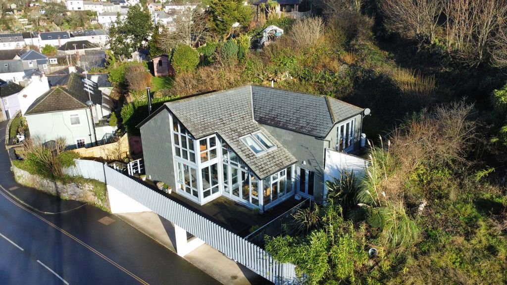 Property photo 2 of 29