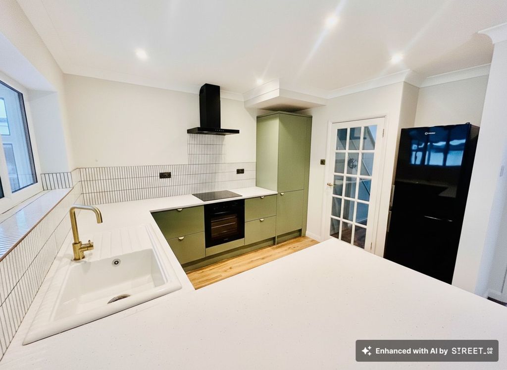 Property photo 2 of 16 Kitchen