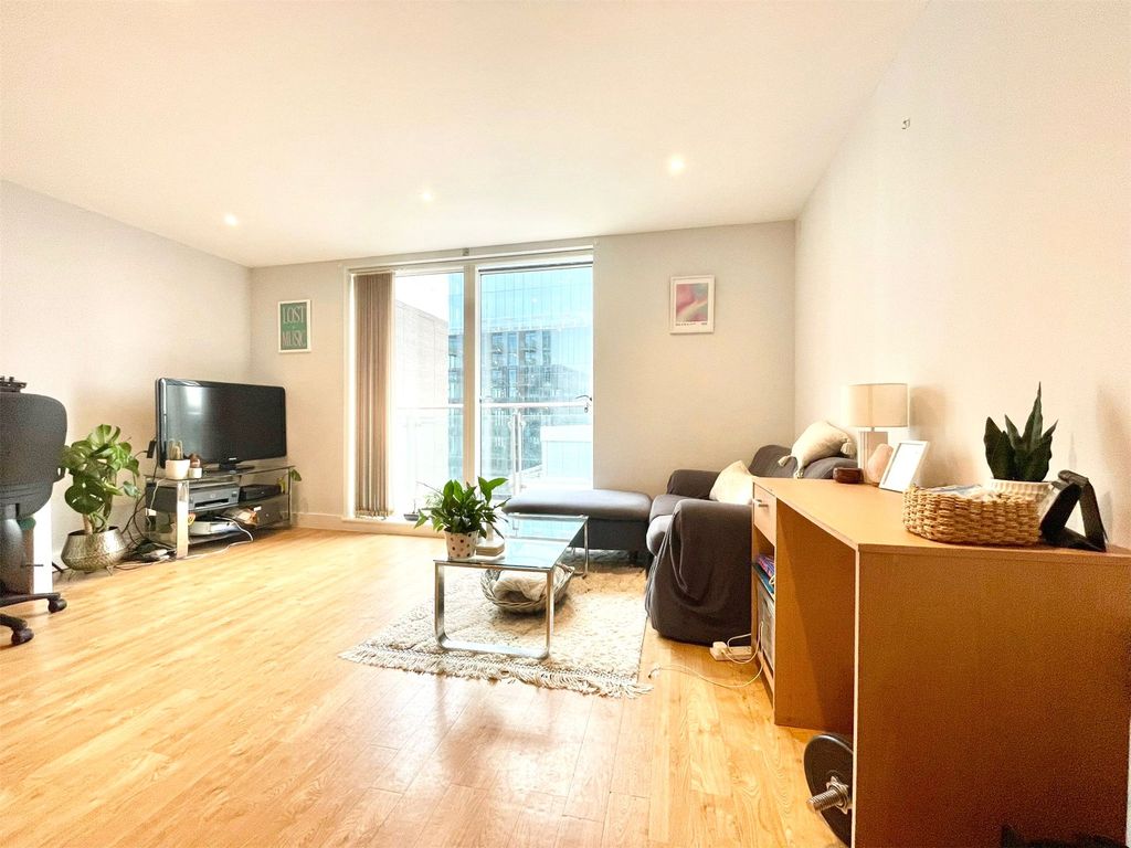 Property photo 2 of 6 Living Room