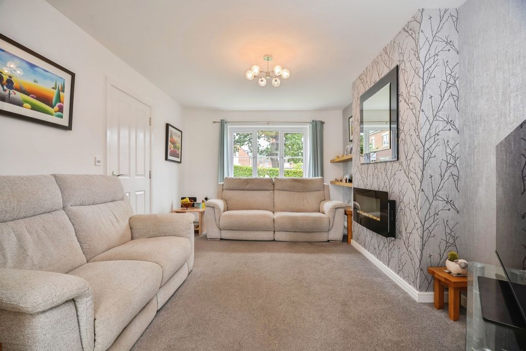 Property photo 2 of 21 Pbox-Img.Jpg