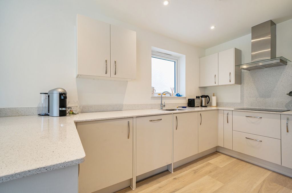 Property photo 2 of 12 Kitchen