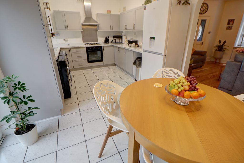 Property photo 3 of 22 3
