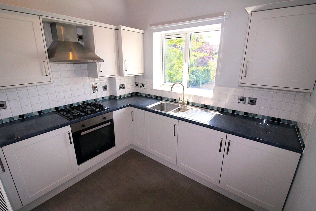 Property photo 2 of 9 Kitchen