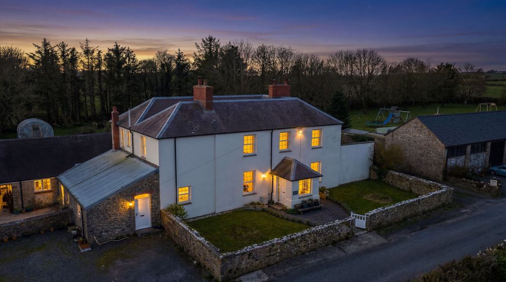 Property photo 1 of 44