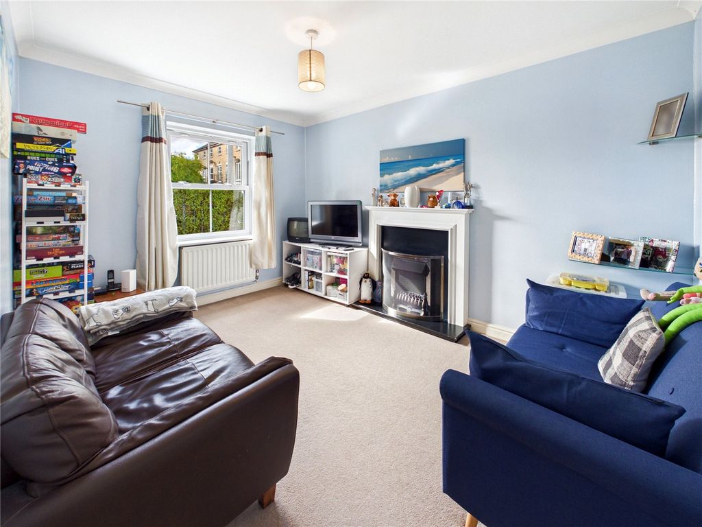 Property photo 2 of 22 Snug