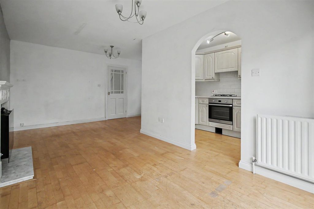 Property photo 3 of 18 Img_8864.Jpg
