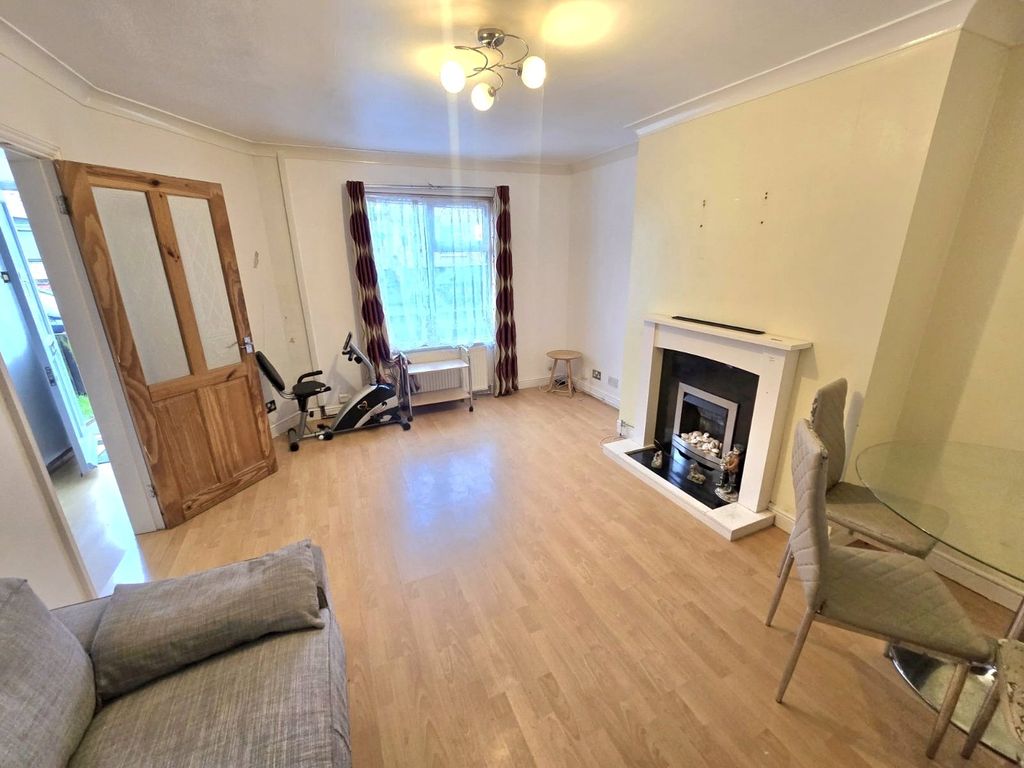 Property photo 3 of 10 Picture No. 15