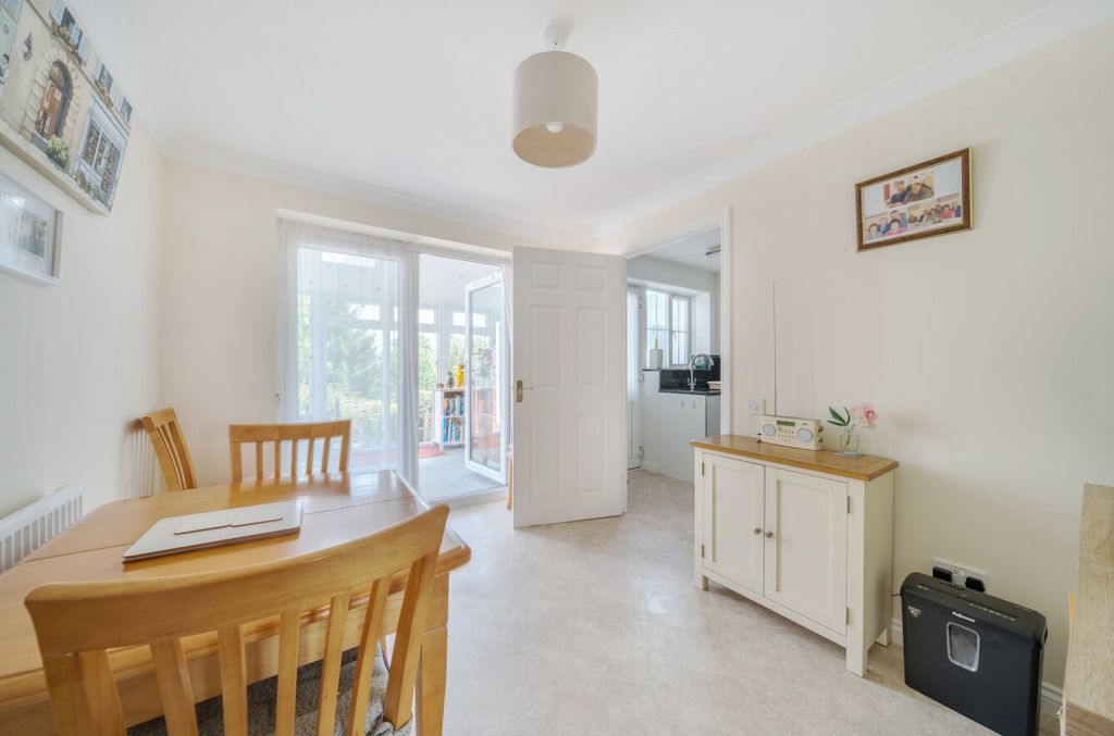 Property photo 3 of 21 1313931-12-6859Bf...