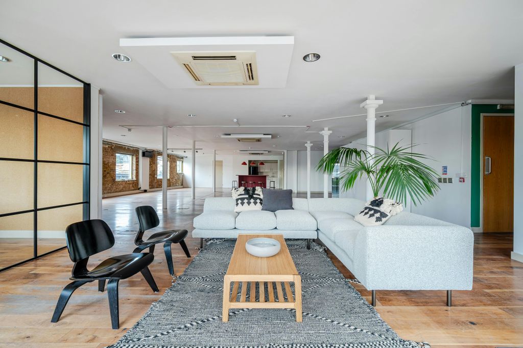 Property photo 2 of 21 13929901769429828c4Bb0.Jpg