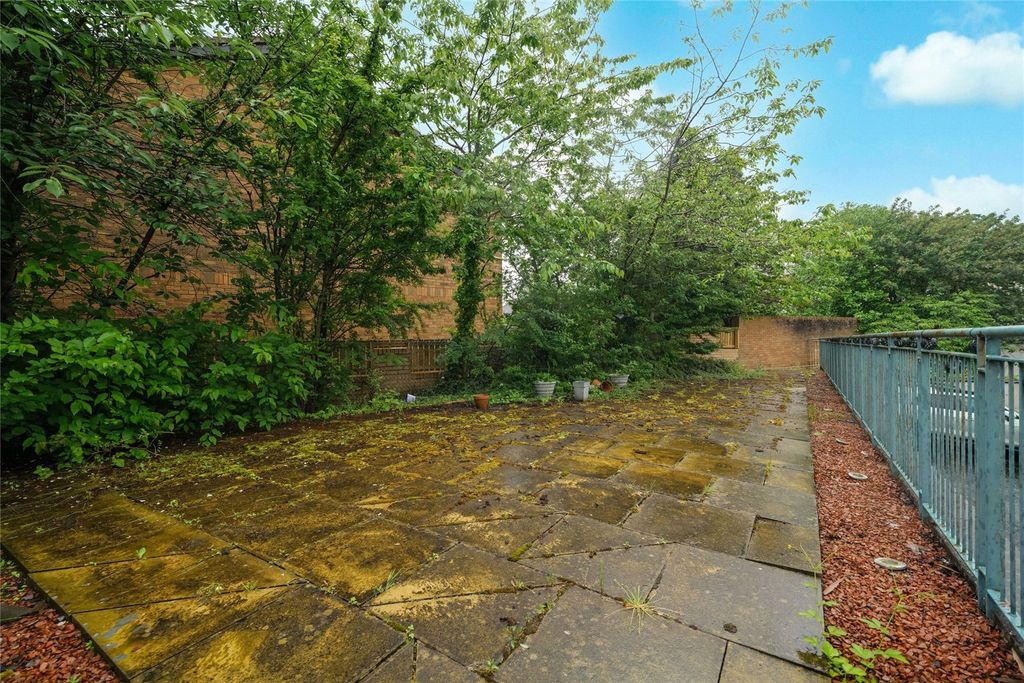 Additional image 19 of 2 bed flat for salePark Road, Hamilton, South Lanarkshire ML3