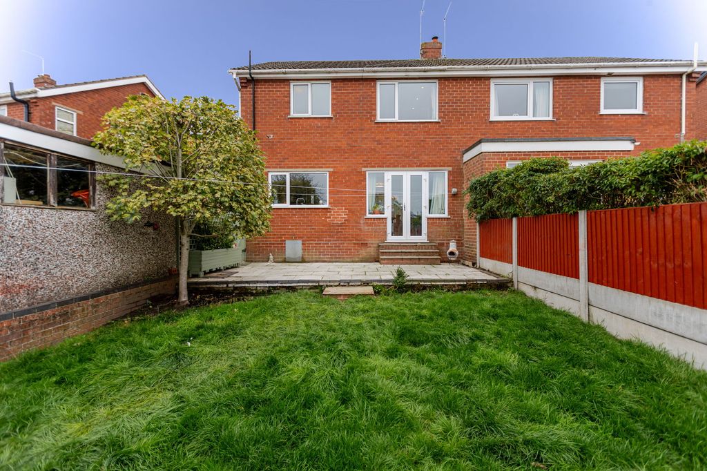 Property photo 2 of 21