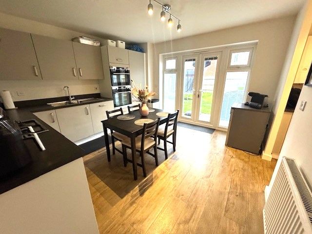 Property photo 3 of 11 1