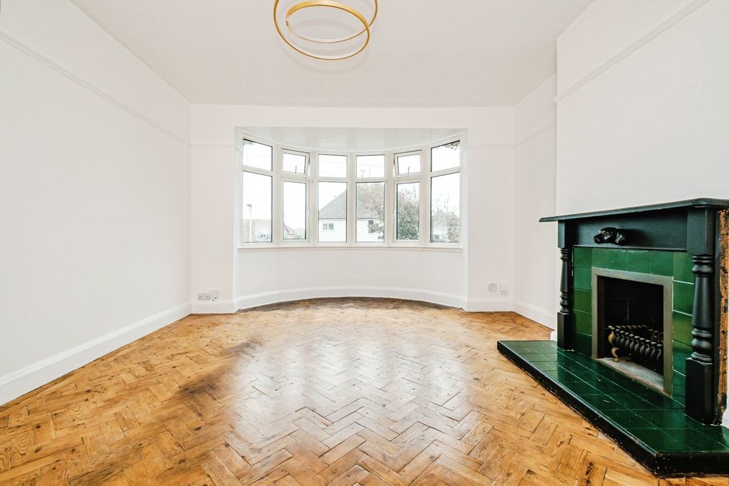 Property photo 3 of 27 Pbox-Img.Jpg