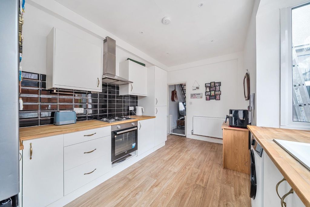 Property photo 2 of 13 1380977-2-69170B88A85Ac.Jpg