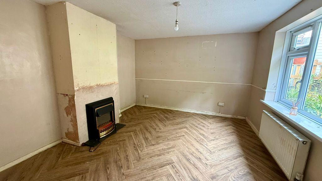 Property photo 2 of 11 Img_4843